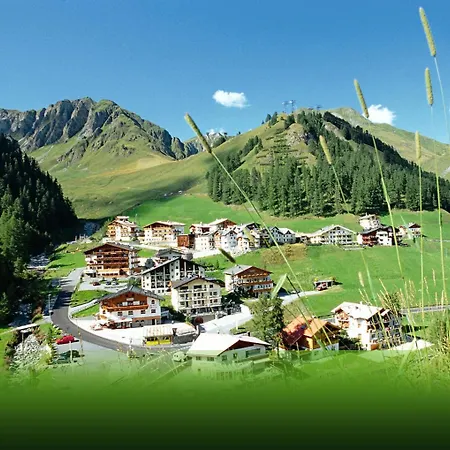 Hotel Garni Aurora 3*